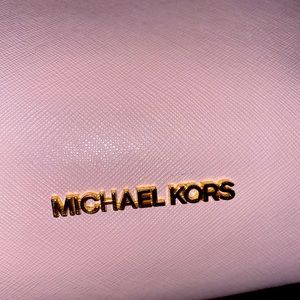 Michael Kors rose gold pink purse 👛